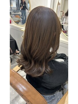 ケイリー(KAYLEE) 【イルミナカラー】ヘーゼルベージュ