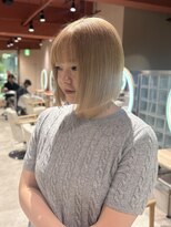 ヘアーアンドメイク ビス(HAIR&MAKE bis)&nbsp;最強ハイトーンボブ【ココネ】