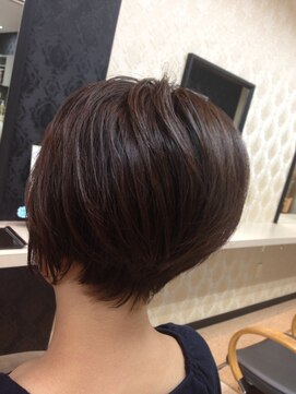 ヘアーリゾート ラ シック(hair resort La chiq) 前下がりショートボブ