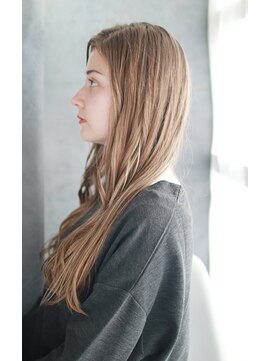 シュシュット(chouchoute) 吉祥寺3分黒髪ホワイトアッシュショートパーマエアリーミディ080