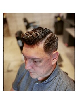 フランクスバーバー アンド ビアークラブ(FRANK'S BARBER and BEER CLUB) サイドパート