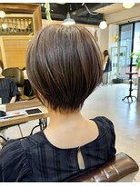 チリンバイロストシティー(Chillin by LOSTCITY)&nbsp;マッシュショート髪質改善インナーカラー透明感カラーアッシュ