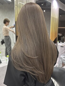 シティ(CITY) レイヤーカット×シアーベージュカラー