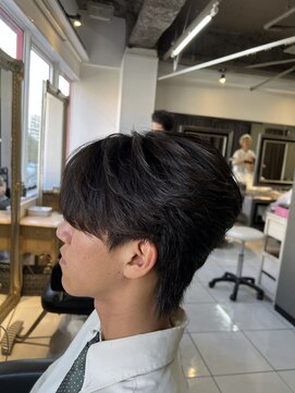 アイズ 海老名(AIZU) シースルーマッシュ　センターパート　カルマパーマ