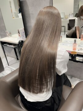 グロウバイニューヨークニューヨーク(Grow by NYNY) ケアブリーチ×ミルクティーグレージュ×ロング