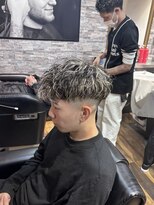 バーバーブロス(BAR BER bro's)&nbsp;メッシュ×スペインカール/スキンフェード／浦安/メンズパーマ