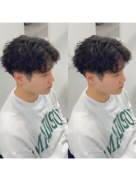 ブライト(BRIGHT) センターパートシャドウパーマ