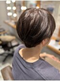 ショートヘアスタイル