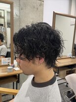 ヘアーメイク シーノ アンド フォーメン(Sino) センターパート×ツイストスパイラルパーマ