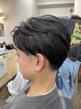 とまと 越谷店 ツーブロック　テーパーフェード