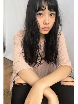 チェルシー 表参道 学生限定　黒髪　暗髪　ダークな色にこそ似合うパーマがある