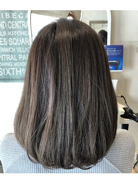 サロン ド ソーホー 蕨(Salon de SOHO) 【シースルーカーキーアッシュ】光にあたるとよりキレイに♪