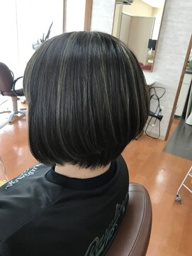 キュアラ(CUARA) 前下がりボブ