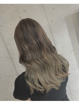 ニト(nito) グラデーション×ベージュカラー