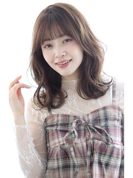 アルベロ(albero) 小顔顔まわりカット×ネビージュ×20代30代40代