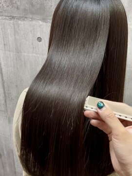 アリアバイエクラート 新宿南口店(ARiA by ECLART) 暗めアッシュブラウンで柔らかな仕上がりに！