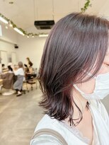 リノ 金山(Rino) デザインカラー/レイヤーカット/ウェットヘア/オリーブベージュ