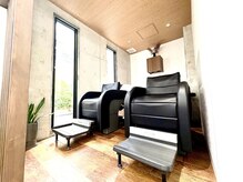 オントエンヘアー(ONTOEN.Hair)の雰囲気（優しく包み込む寝そべるようにくつろぐ”うたた寝”シャンプー台）