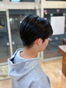 ヒラトヤ 肴町店 韓国黒髪ストレートマッシュ刈り上げ艶カラーメンズヘア