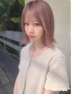 ソジ(soji) 透けるピンクベージュのアンニュイボブ