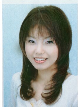 アウ美容室(au) 胸上ラインのレイヤースタイル