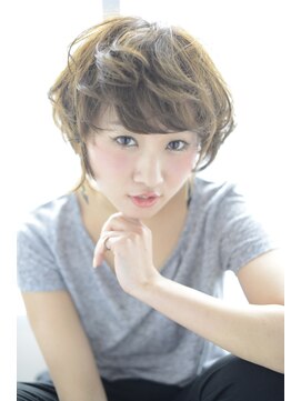 エルフォ(elfo) 【elfo】ふんわりハネ感ショート