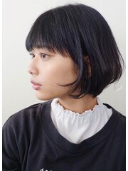 黒髪ナチュラル小顔ヘア質感ボブ