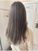 エアリーアッシュグレー