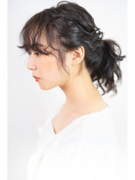 ミル(1001 mille) ルーズで立体感のあるポニーテール☆