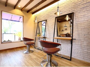ハマユミバ(HAMAYUMIBA beauty salon)の写真/3席のみのプライベートな空間…"カフェのような小さな美容室"で癒されながらキレイが叶う◇