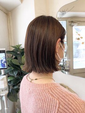 アミュレ(Amule) 透明感アッシュグレー切りっぱなし外ハネボブ30代梅ヶ丘美容室