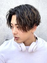 アソビ 表参道(ASOBI)&nbsp;縦落ちツイストスパイラルパーマ　センターパート