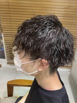 リボーン ビューティー リゾート 松戸店(re-born Beauty Resort) アッシュブラックウルフカルマパーマベリーショート