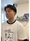 メンズ刈り上げセンターパートスキンフェードテーパーフェード