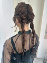 ロイオブジゼル(roi of GiseL)&nbsp;編みおろしツイン　編み込み　ツインテール　結婚式　20代30代