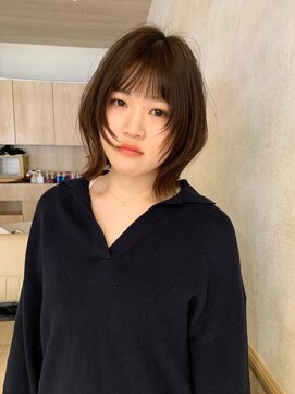 ケンジサナンド(KENJE Sanando) 外ハネくびれボブ×顔まわりレイヤー