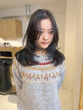 ベンジー 薬院大通店(benji) ミディアムヘア/レイヤーカット