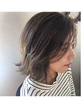 ヘアアウトフィット(hair out fit)の写真/骨格や髪のクセに合わせた似合わせカットが自慢。伸びても崩れないショートヘアで、毎日をもっと楽しく♪