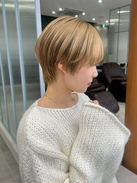 ガリカ 大名(Gallica) ショートにブロンドカラーで立体感のあるスタイルに