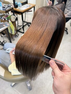 アローム(alom) まとまるストレスフリーな髪の毛へ