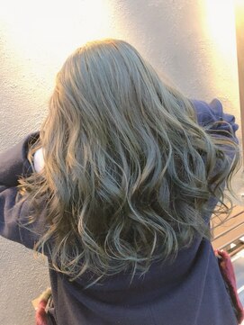 ヘアーシグネチャー(Hair Signature) オリーブ系ゆる巻きMIXカール
