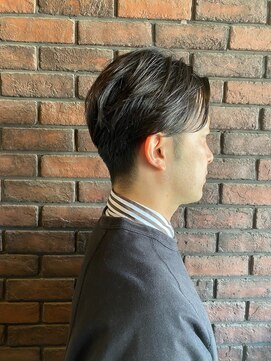 ノーブルヘアー(NOBLE HAIR) センターパート