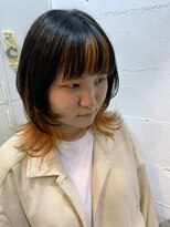 エム(EM) ウルフ/ミディアムレイヤー/くびれ/インナーカラー