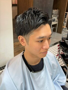 ディスイズバーバーセカンド(THIS IS BARBER 2nd) アップバング　黒髪　ビジネス　ツーブロック　20代/30代