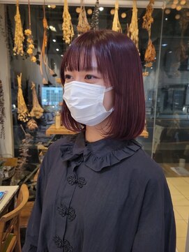 ココロカラ(Cocorokara) イメチェンにピッタリなカシスピンクが可愛いボブ