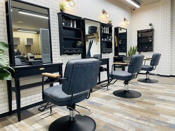 ルッソ 白浜店(LUSSO)の写真/【白浜/定休日なし】毎月通いやすい価格で綺麗をキープ♪少人数制のアットホームなサロンで相談しやすい◎