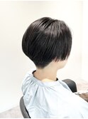 刈り上げ女子/ハンサムショート/センターパート/黒髪ショート