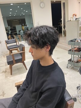 メルク(merc) ダークアッシュ/アッシュブラック/カルマパーマ/ベリーショート