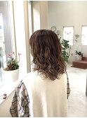 ミディアムパーマスタイル