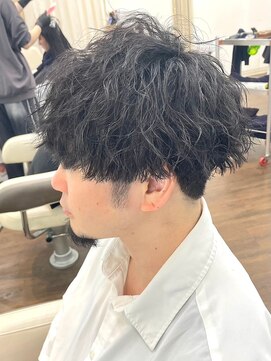 ヘアアンドビューティ ガーデン ベルモール店(HAIR AND BEAUTY GARDEN) メンズパーマメンズカットセンターパートメンズマッシュウルフ